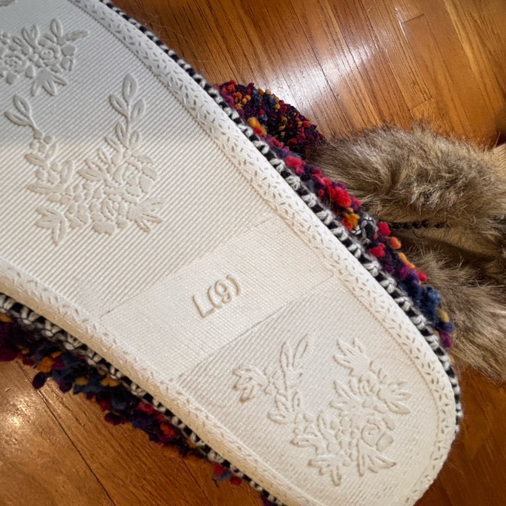 Isaac Mizrahi Slippers Multicolor Faux Fur lined Large - Picture 6 of 7